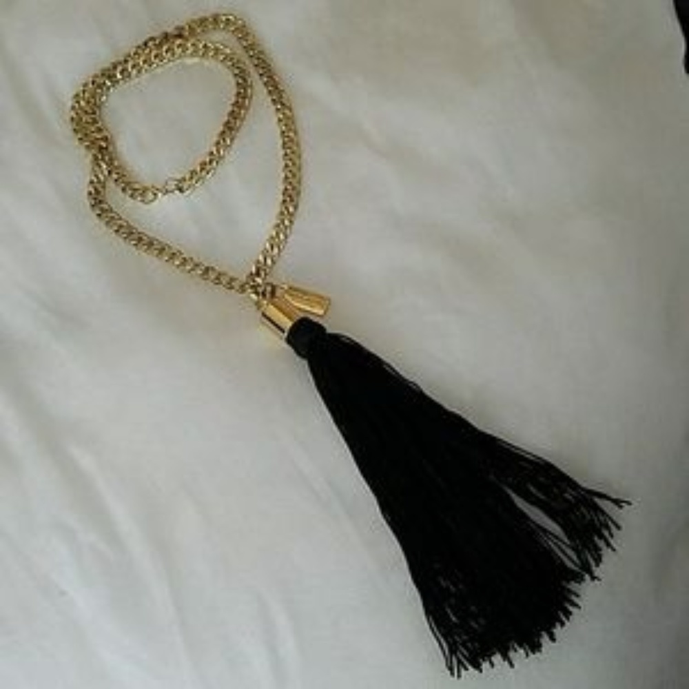 NIB Marc Jacobs Decadence tassel necklace